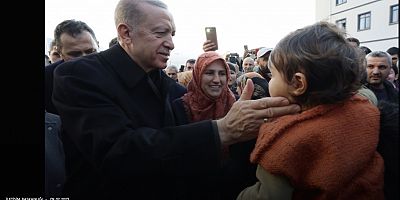 Cumhurbaşkanı Erdoğan, deprem bölgesinde incelemelerde bulundu