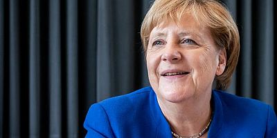 Almanya Başbakanı Merkel'e anket morali