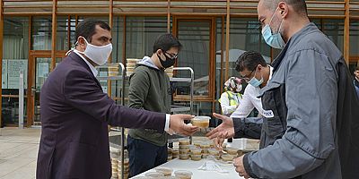 Köln DİTİB Merkez Camii’nde aşure ikram edildi